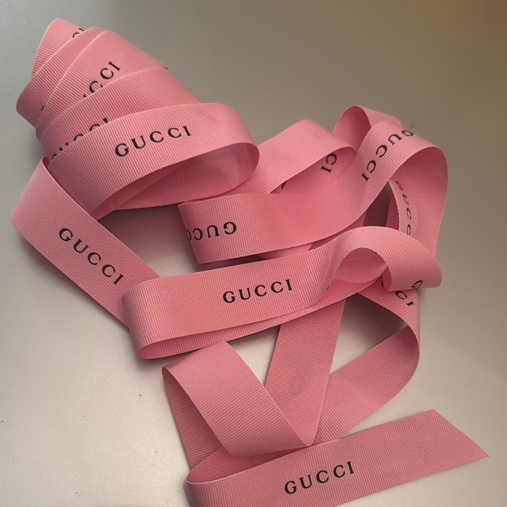 Gucci Pink Ribbon Accessory with Elegant Grosgrain Satin Finish and black logo